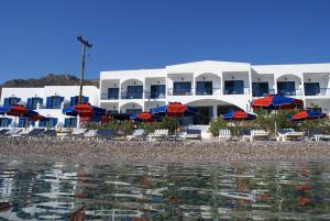 Foto da galeria de Hotel Eleni Beach em Livadia
