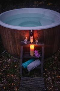Fotografie z fotogalerie ubytování ENJOY COZY NEST View Hills Garden Forest Sauna Hottub v destinaci Jablonné v Podještědí