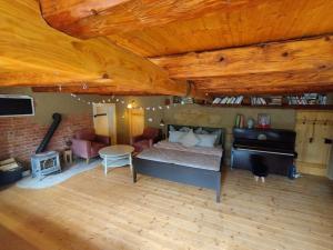 Kuchyň nebo kuchyňský kout v ubytování ENJOY COZY NEST View Hills Garden Forest Sauna Hottub
