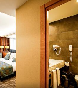 Imagem da galeria de Anemon Bursa Gönlüferah Termal&Spa Otel em Bursa mais 20 fotografias