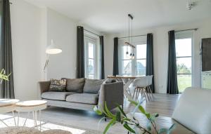 Χώρος καθιστικού στο Cozy Apartment In Kamperland
