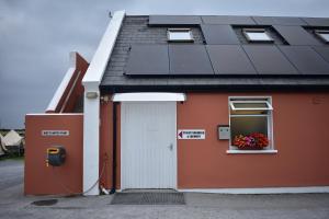 Bygningen som campingplassen ligger i