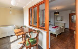 Kuchyň nebo kuchyňský kout v ubytování 4 Bedroom Lovely Home In Selce