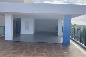Balkoni atau teres di Condomínio encantador com piscina