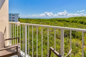 Balkon oz. terasa v nastanitvi Lazy Daze Double King Suite Ocean Pointe 2310