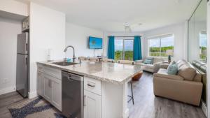 Cucina o angolo cottura di Nauti Hideaway Ocean Pointe 2314