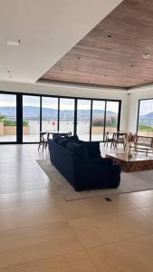 Posezení v ubytování Distrito Artemisa Loft Apartments