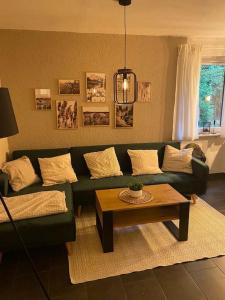 Posezení v ubytování Ferienappartement Schwarzwaldeck in Todtnauberg