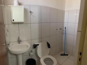 Koupelna v ubytování Hotel Santos Reis