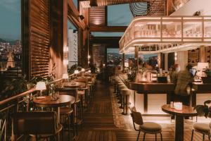 Majoituspaikan The Click Clack Hotel Medellín ravintola tai vastaava paikka