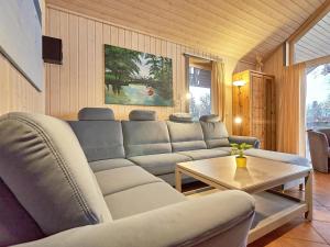 Photo de la galerie de l'établissement Ferienhaus mit eigener Liegewiese, à Granzow