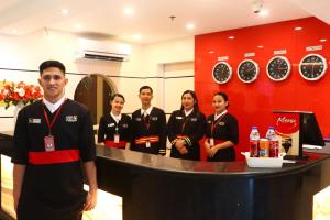 Členové personálu v ubytování Hotel Sogo San Jose Del Monte, Bulacan