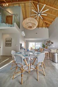 Foto sihtkohas La Laguna asuva majutusasutuse New loft duplex with rooftop deck galeriist