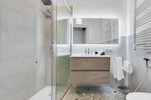 A bathroom at Milan Stay - Alzaia Naviglio Grande
