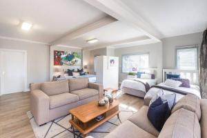 Χώρος καθιστικού στο SandDollar - Self Catering Seaside Getaway