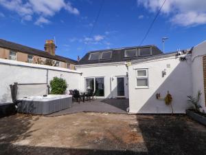 Bygningen som feriehuset ligger i