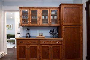 Η κουζίνα ή μικρή κουζίνα στο Fully-stocked Kitchen, AC, WiFi, WD, Near Baseball and Downtown