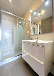 Ένα μπάνιο στο LA CALETA Beach & Golf House