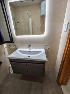 Gallery image of A Cosy Modern Apartment in Il-Gżira
