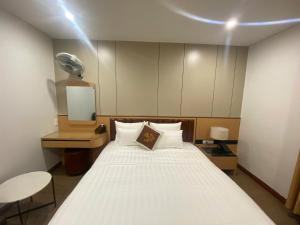 Postel nebo postele na pokoji v ubytování Lam Anh Hotel 7 Pháp Vân Hoàng Mai 41BT1