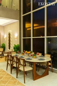 Φαγητό σε αυτή η βίλα ή κάπου εκεί κοντά +26 φωτογραφίες