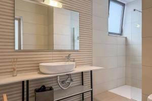 A bathroom at Villa Valentina Chania