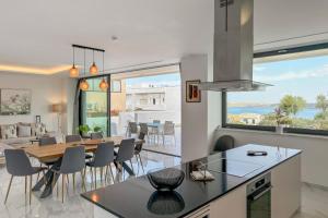 A kitchen or kitchenette at Villa Valentina Chania