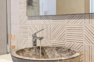 A bathroom at Villa Valentina Chania
