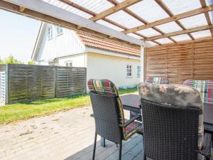 Patio nebo venkovní prostory v ubytování 4 person holiday home in Sydals
