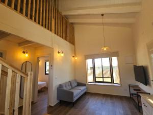 TV a/nebo společenská místnost v ubytování רגע ערבה