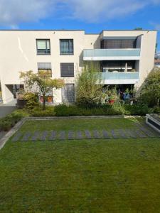 Κήπος έξω από το Terra Cotta Apartments