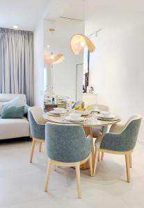 Un lugar para sentarse en TMS Veramar Apart Hotel,Beachfront,Pool&Parking