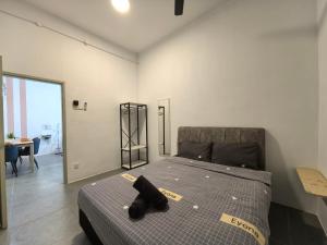 Postel nebo postele na pokoji v ubytování Langkawi Simfoni Lavanya Suite 02