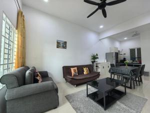 Posezení v ubytování Sweet Homestay Suite 3BD Room Langkawi Kuah Langkawi