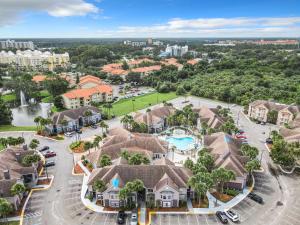 Πισίνα στο ή κοντά στο Be Our Guest! 1 Bedroom Condo Near Disney Parks!