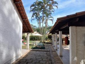 Vila do Tatá外面的花园