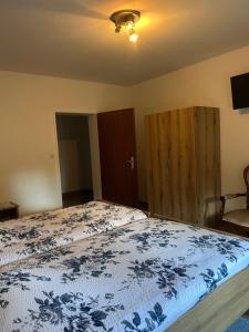 Postel nebo postele na pokoji v ubytování Hotel Direndall + 6 fotografií