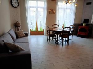 Część wypoczynkowa w obiekcie Le gîte embarqué - Géré par Presta-Zen'Services - Barque électrique en supplément