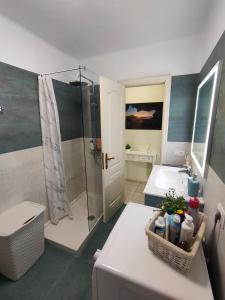 Łazienka w obiekcie Apartamento Rocas del Mar 130