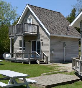 Fotografie z fotogalerie ubytování Lions Head Beach Motel & Cottages - WATERFRONT v destinaci Lions Head