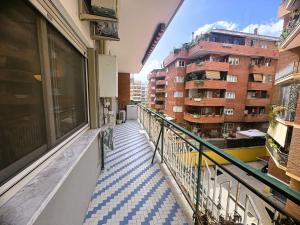 Το κτήριο όπου στεγάζεται  το διαμέρισμα