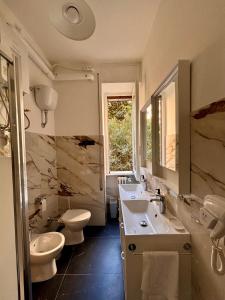 Bagno di The Place Strozzi