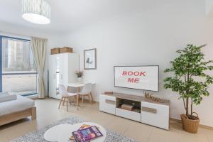 Gallery image of Serene Studio apartment with stylish interior space in JLT! in Dubai