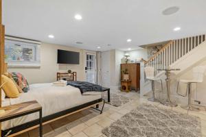 Gallery image of Stylish City Studio in the Heart of Capitol Hill in Washington, D.C. +7 photos