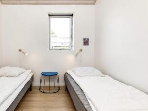 Postel nebo postele na pokoji v ubytování Holiday home Hals CIV