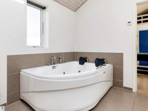 Koupelna v ubytování Holiday home Hals CIV