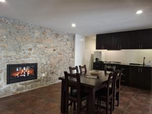 Dapur atau dapur kecil di Casa Cabo da Eira +26 gambar