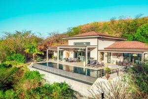 Bazén v ubytování Infinity Edge Pool Oceanview 4 BR 4BA nebo v jeho okolí