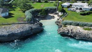 Galeriebild der Unterkunft ZenBreak Ocean Mist Villa 4bd in Saint Philip