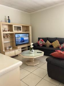 Μια τηλεόραση ή/και κέντρο ψυχαγωγίας στο Casarão com piscina